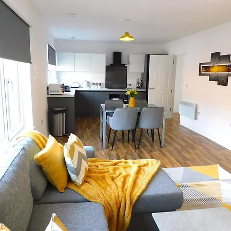 Newly Refurbished 2 Bedroom Apartment Close To Station And Local Amenities Hamilton Exterior photo