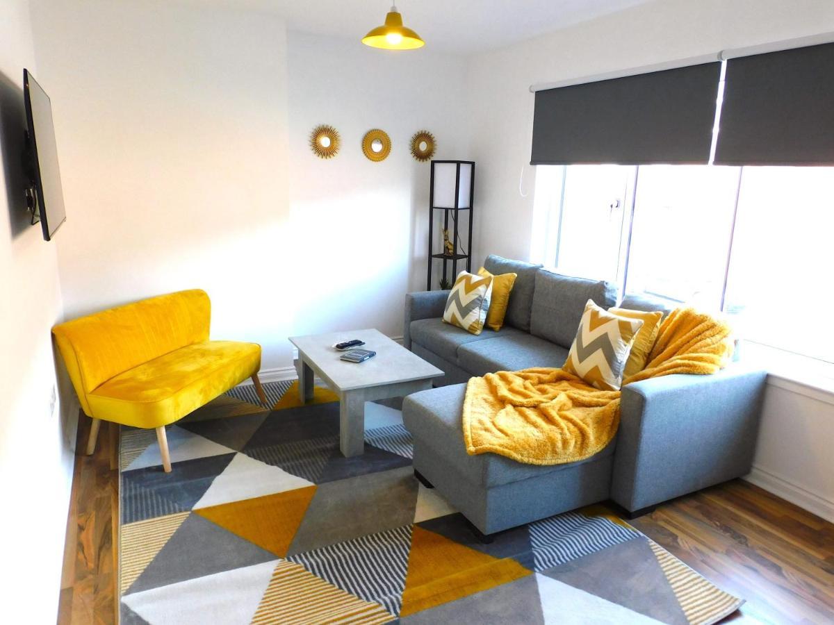 Apartment Newly Refurbished 2 Bedroom Close To Station And Local Amenities Hamilton