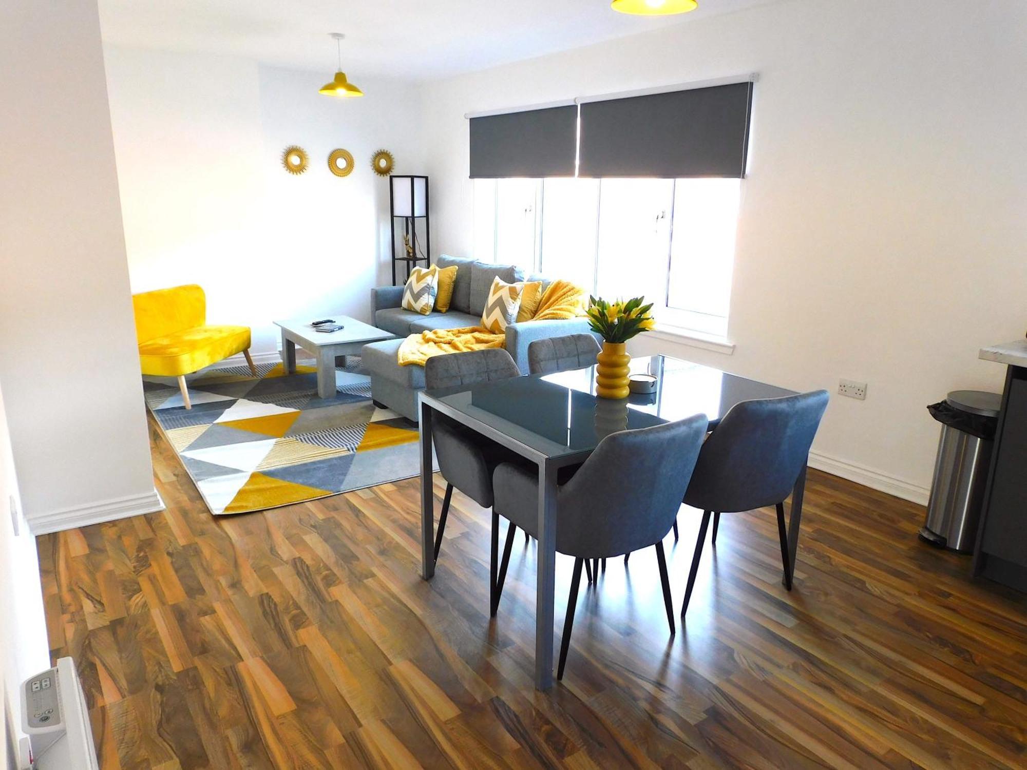 Newly Refurbished 2 Bedroom Close To Station And Local Amenities * Hamilton