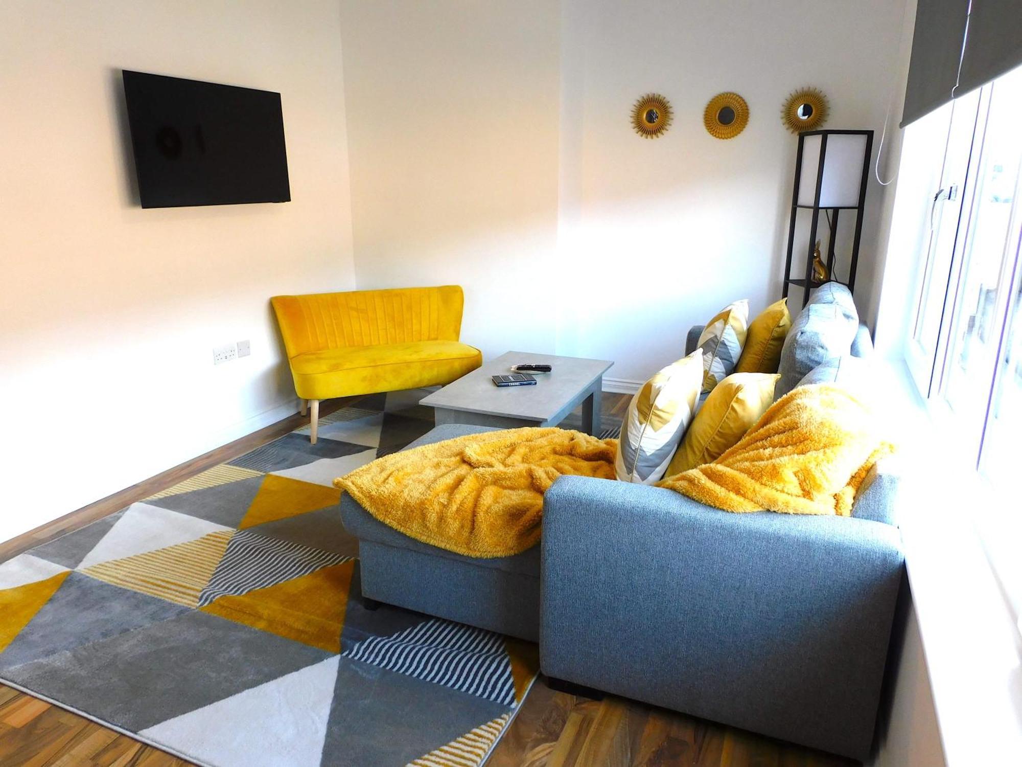 Apartment Newly Refurbished 2 Bedroom Close To Station And Local Amenities Hamilton